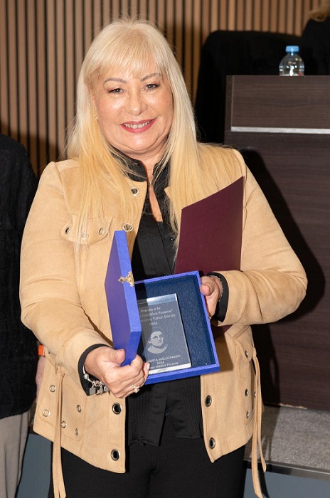Marta Maldonado recibió el premio anual ¿Dra. Carolina Tobar García¿