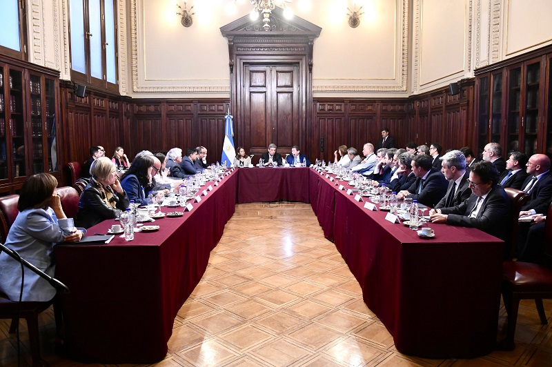 Encuentro con la Junta de Presidentes de Cámaras Federales y Nacionales.